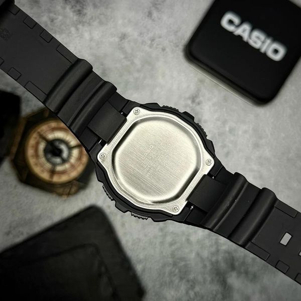Чоловічий годинник Casio AE-2000W-1A 1141-0285 фото