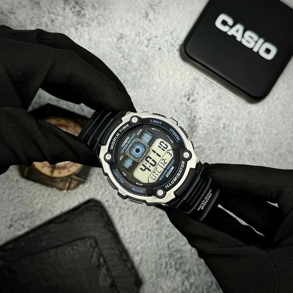 Чоловічий годинник Casio AE-2000W-1A 1141-0285 фото