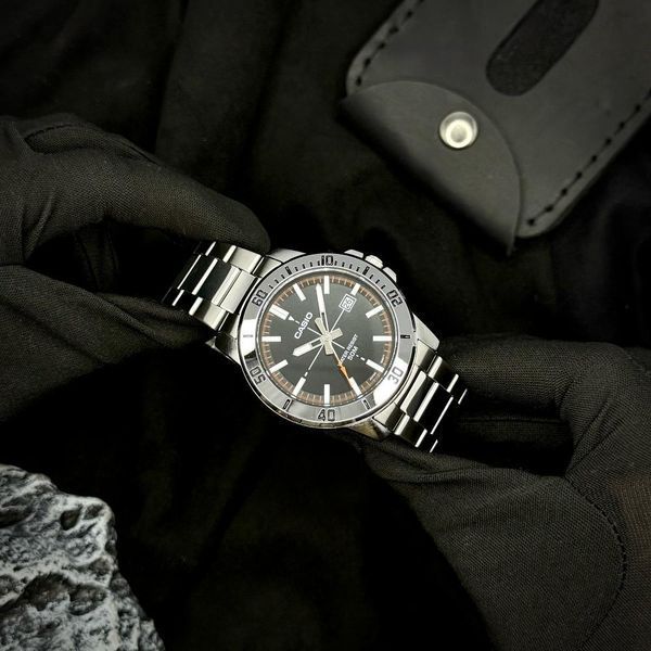 Чоловічий годинник Casio MTP-VD01D-1E2 1141-0203 фото
