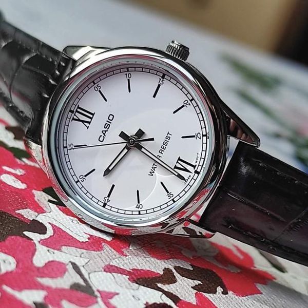 Жіночий годинник Casio LTP-V005L-7B2 1141-0437 фото