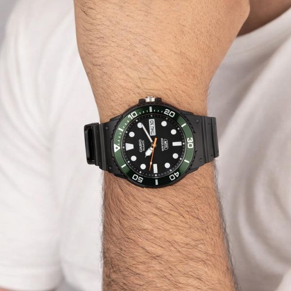 Чоловічий годинник Casio MRW-230H-1E3 1141-0444 фото