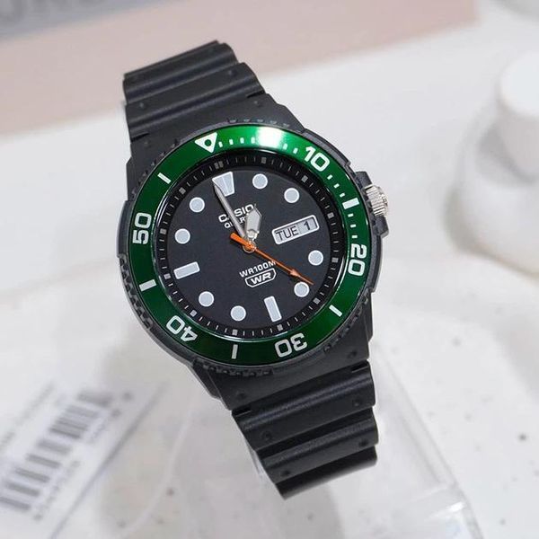 Чоловічий годинник Casio MRW-230H-1E3 1141-0444 фото